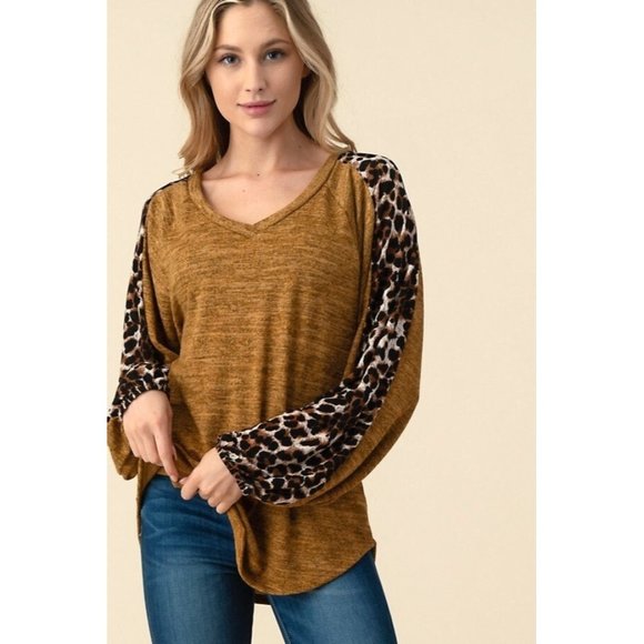 KNIT V NECK LEOPARD Women Long Sleeve Top - Picture 2 of 9